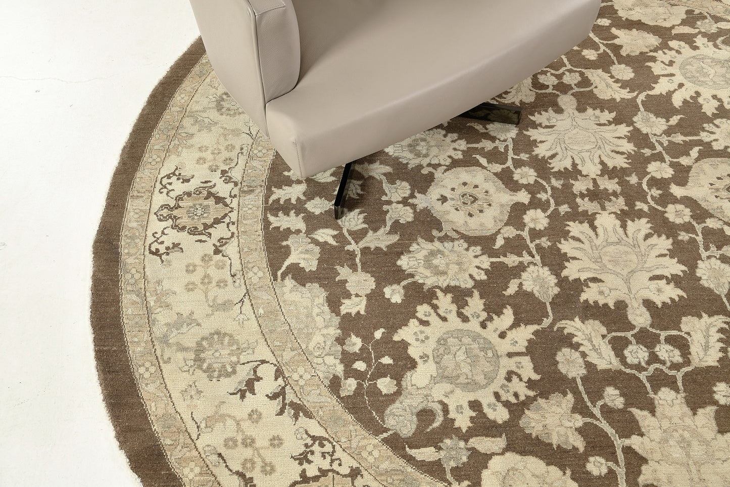 Vintage Style Sultanabad Revival Round Rug