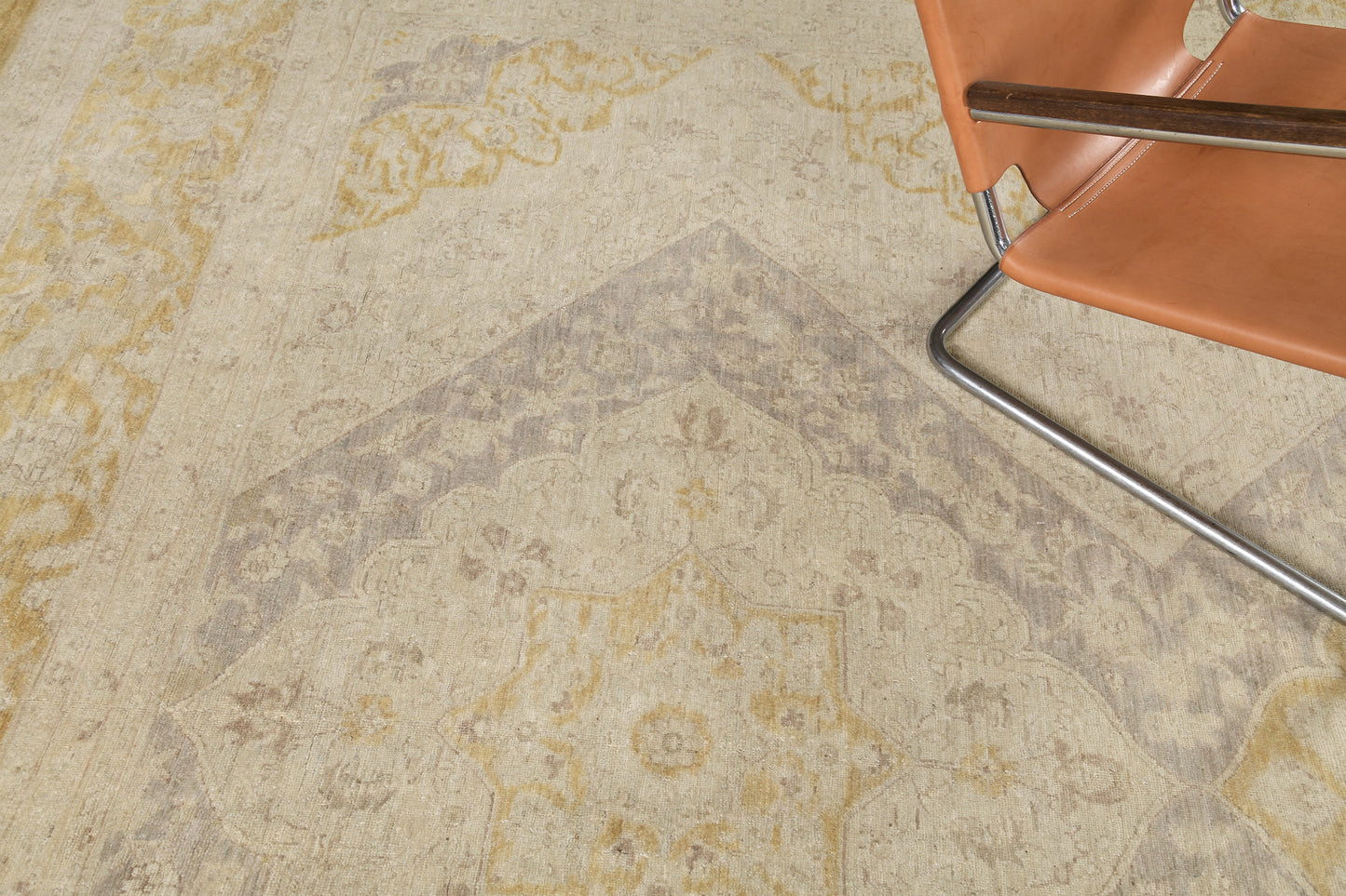Vintage Style Tabriz Multi Medallion Design