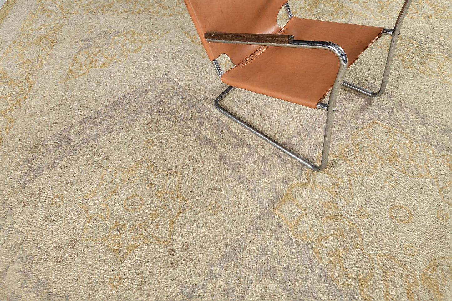 Vintage Style Tabriz Multi Medallion Design