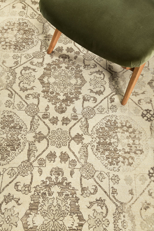 Vintage Style Mahal Revival Rapture Collection D5137