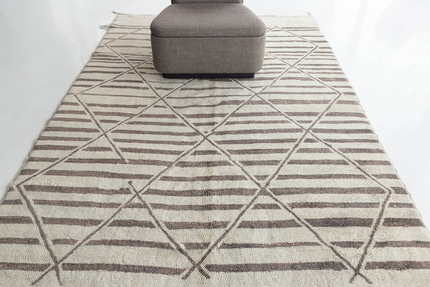 Tribal Moroccan Rug Middle Atlas Tribe
