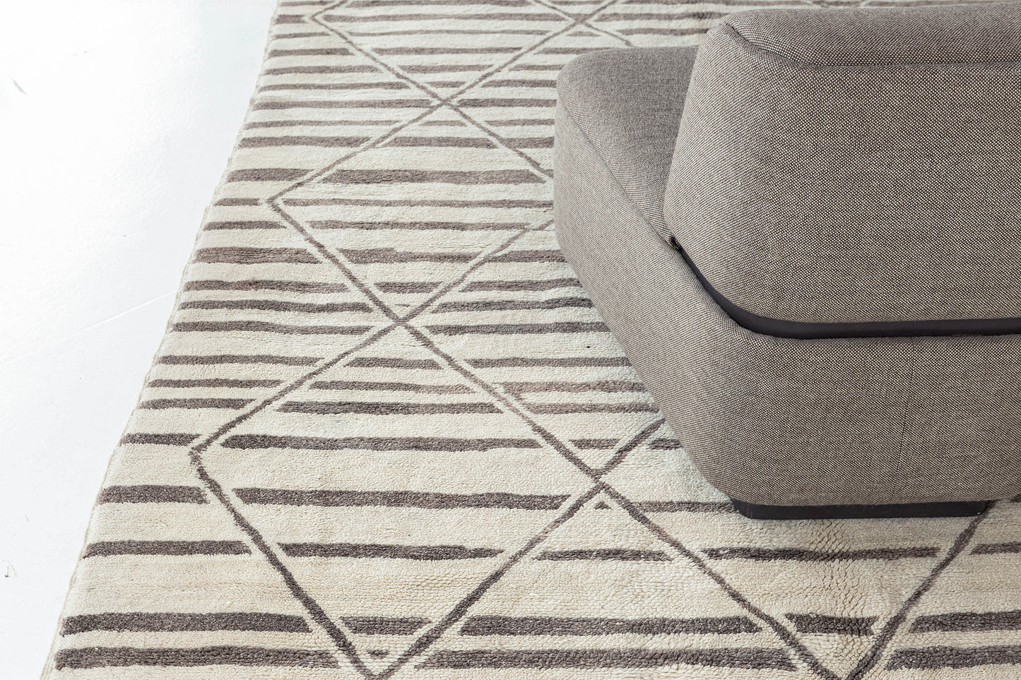 Tribal Moroccan Rug Middle Atlas Tribe
