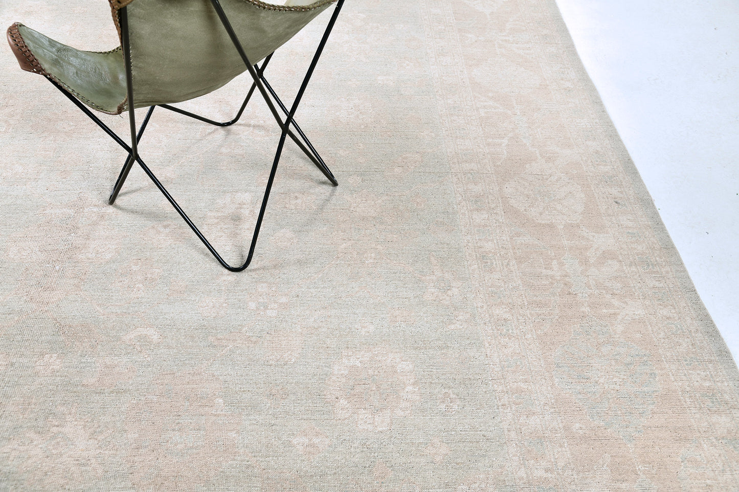 Vintage Style Mahal Design Rug