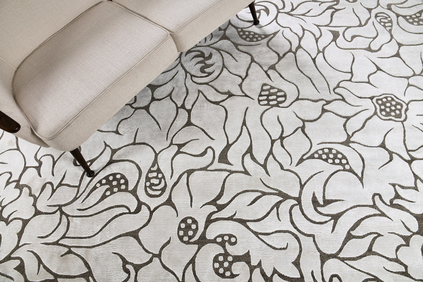 Modern Rug Image 7624 Modern Design Bamboo Silk Rug Jardin