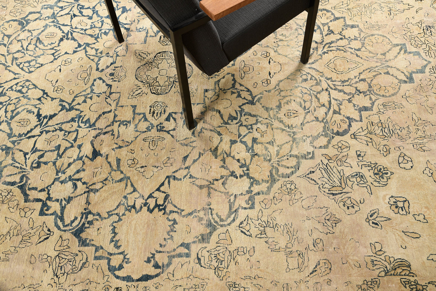 Antique Persian Lavar Kerman Rug 25305