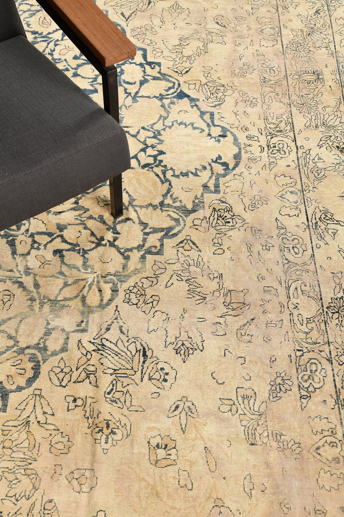 Antique Persian Lavar Kerman Rug 25305