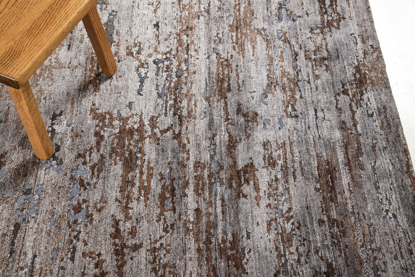 Modern Design Mezzo Collection Wool & Silk Embossed Rug Codesto