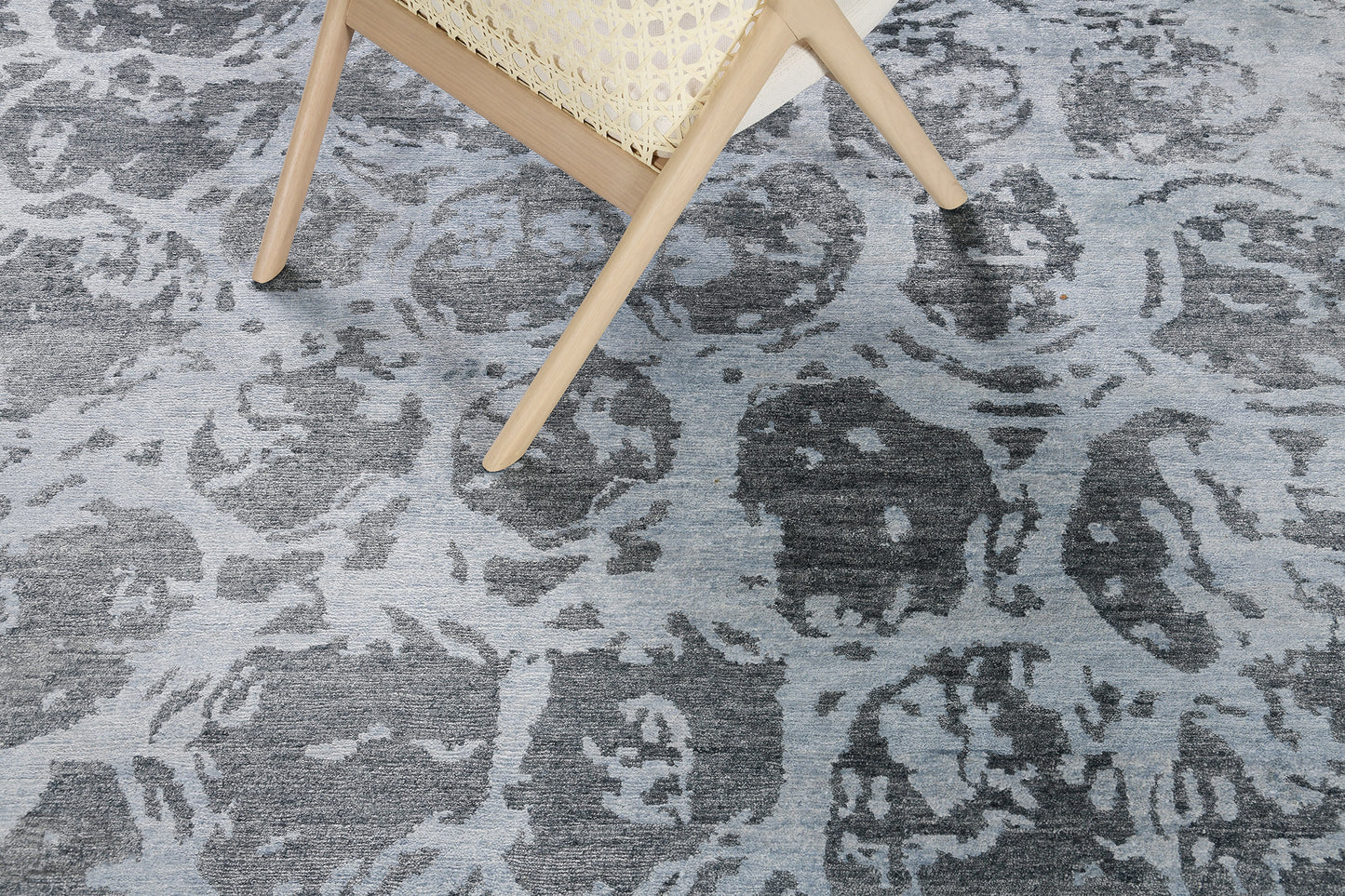 Modern Rug Image 7403 Modern Design Bamboo Silk Rug A1909