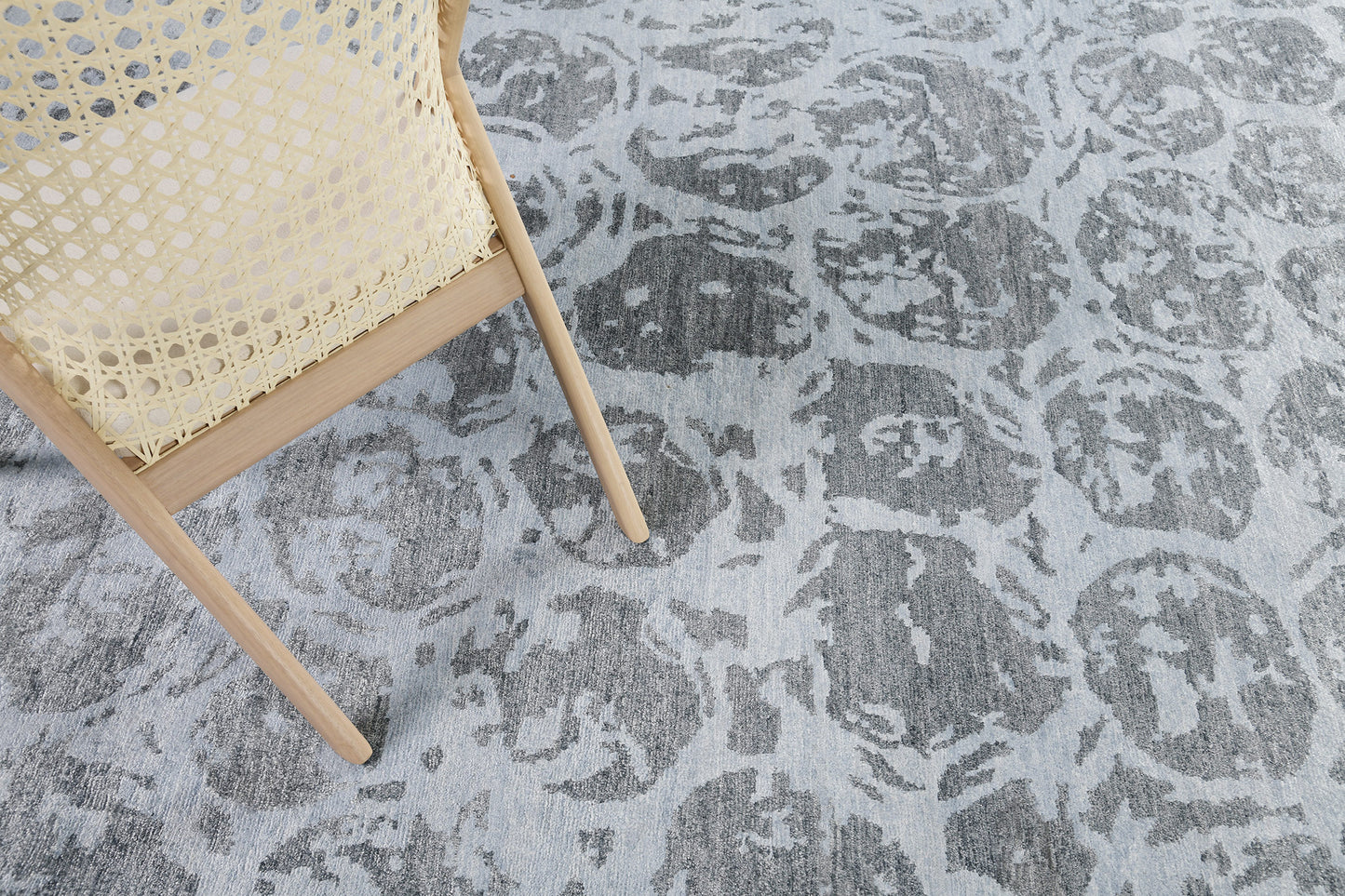 Modern Rug Image 7401 Modern Design Bamboo Silk Rug A1909