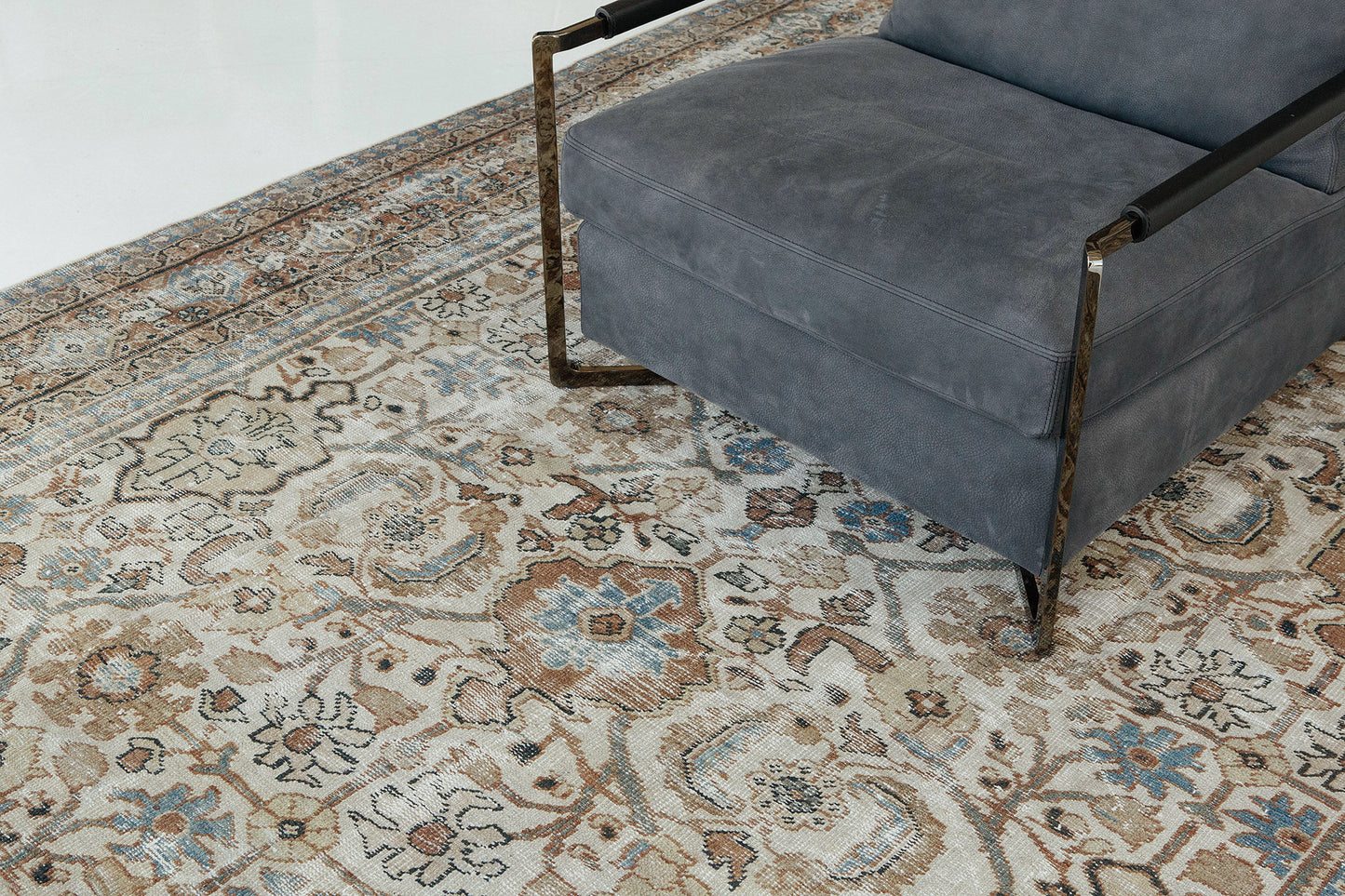 Persian Rug 1057 Antique Persian Mahal Distressed Rug 26372