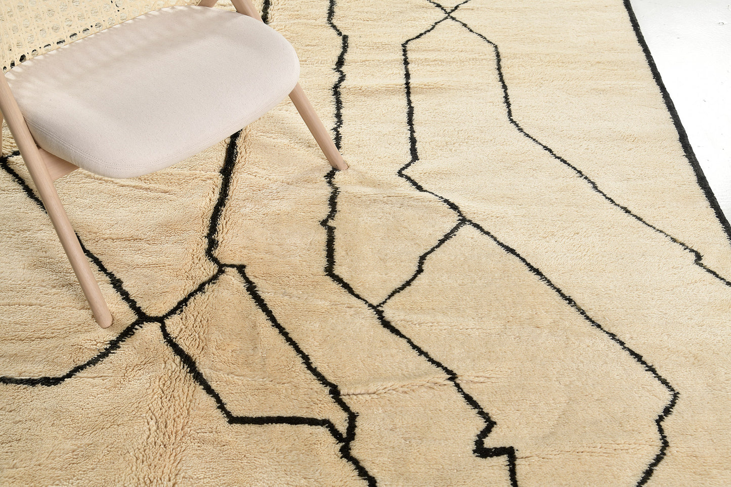 Moroccan Middle Atlas Tribe Berber Rug