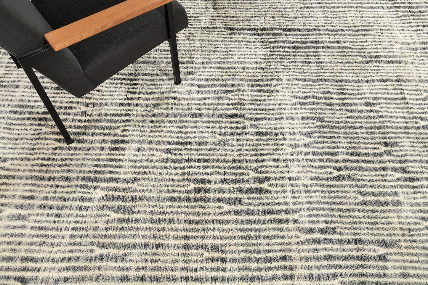 Modern Rug Image 8093 Moroccan Middle Atlas Tribe Berber Rug