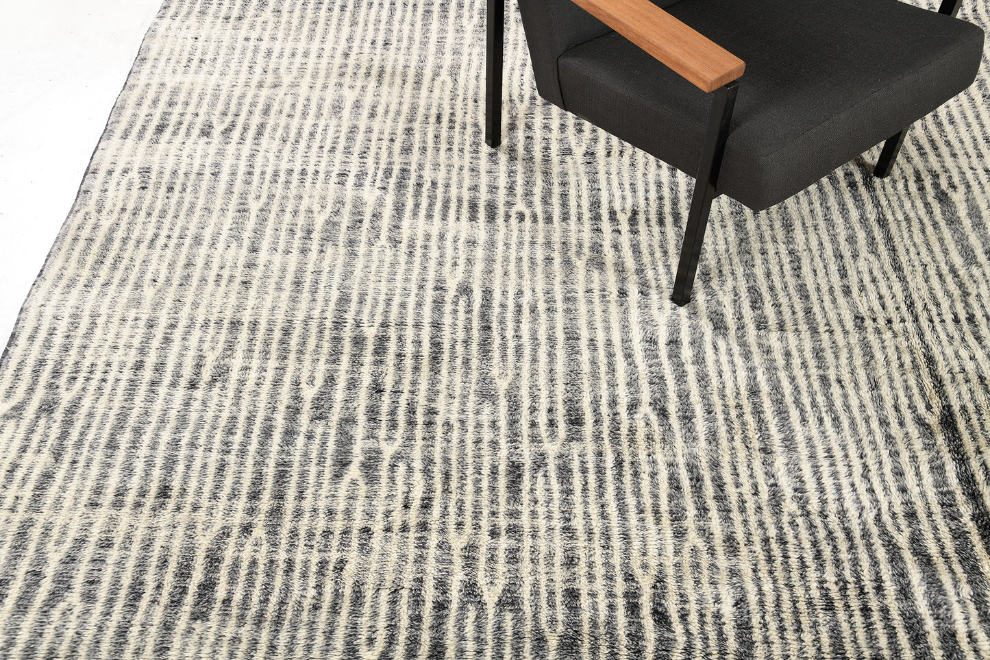 Modern Rug Image 8092 Moroccan Middle Atlas Tribe Berber Rug