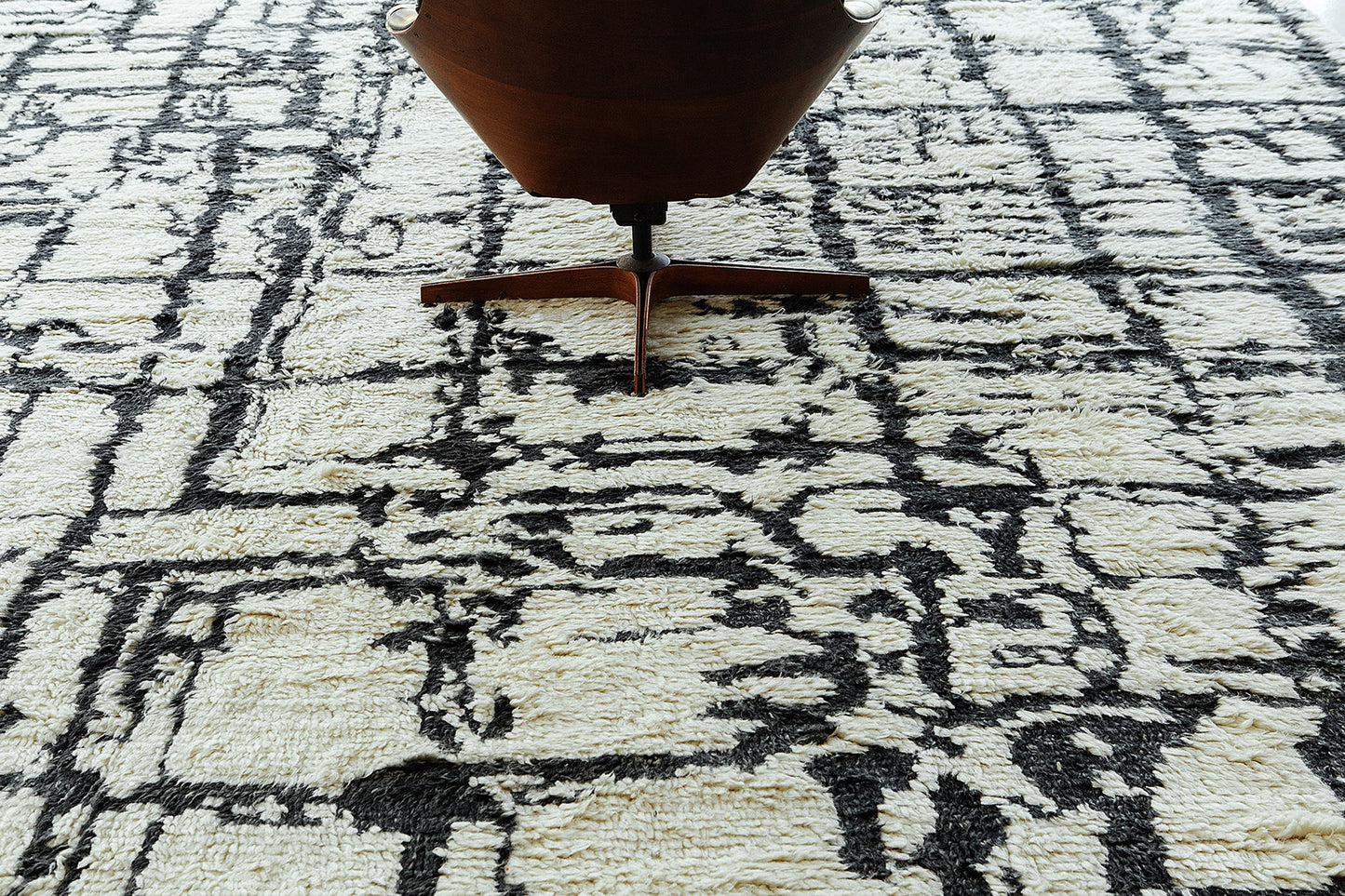 Modern Rug Image 8781 Natural Dye Moroccan Style Denali Collection MB03