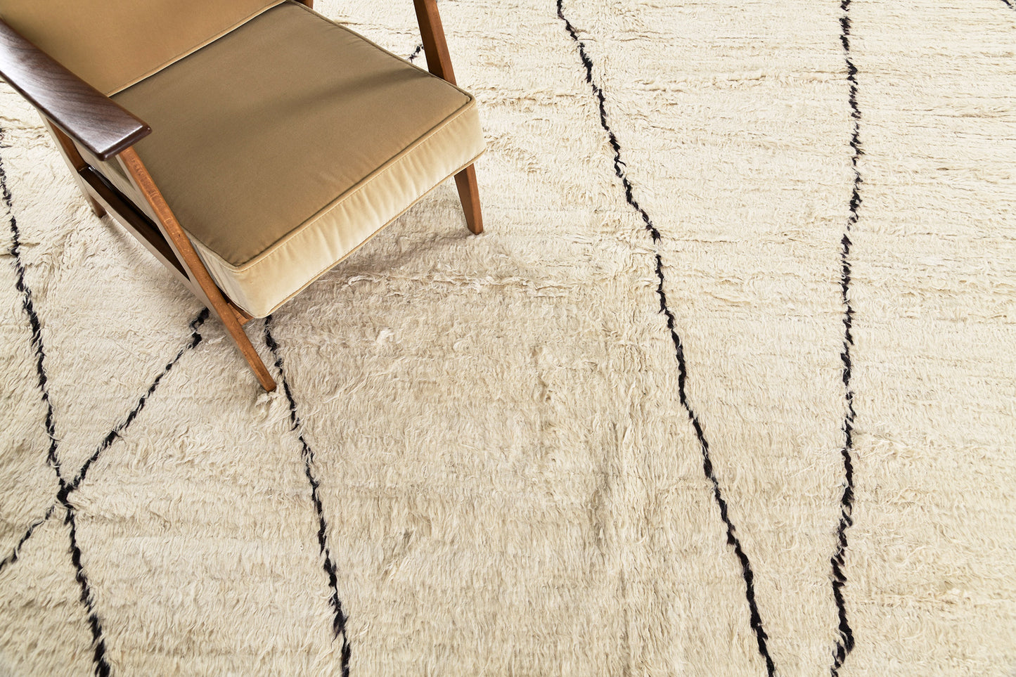 Modern Rug Image 1945 Bise, Atlas Collection