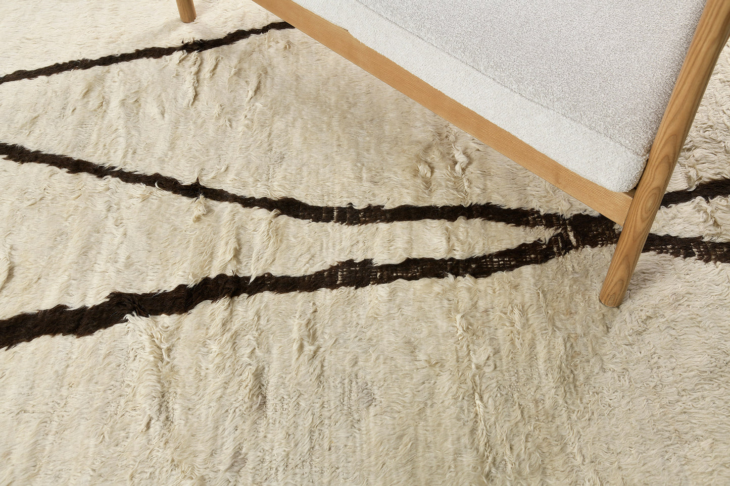 Modern Rug Image 2220 Caju, Atlas Collection