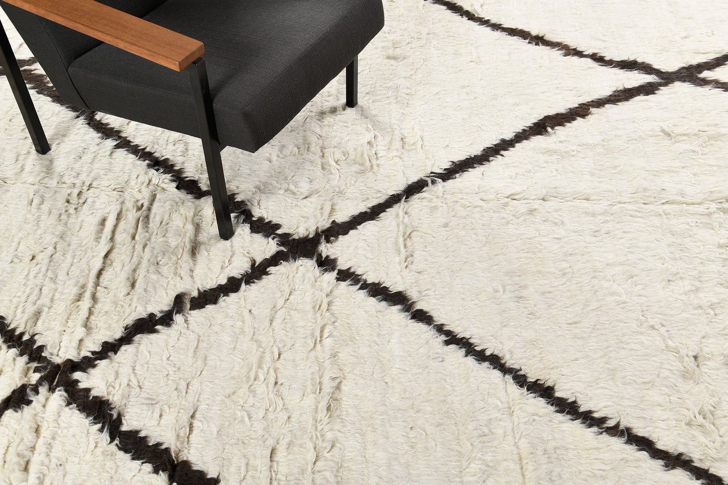 Modern Rug Image 2208 Caju, Atlas Collection