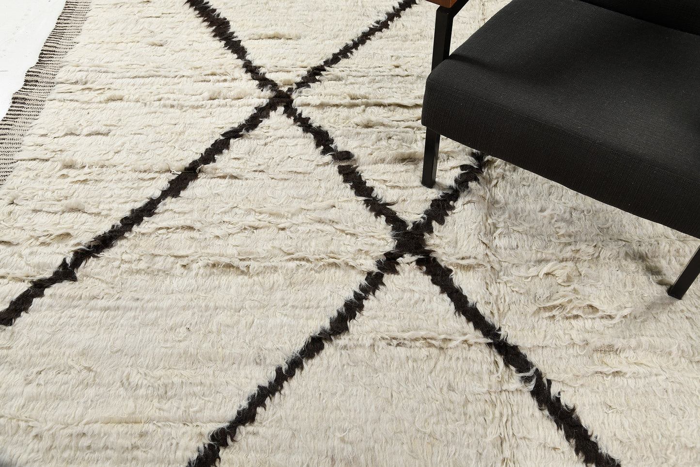 Modern Rug Image 2205 Caju, Atlas Collection