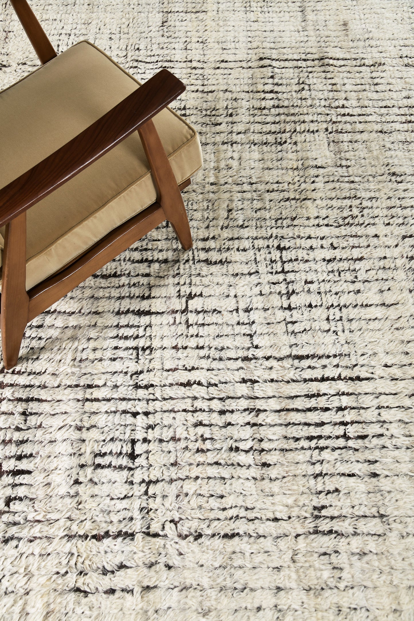 Modern Rug Image 4277 Fohn, Haute Bohemian