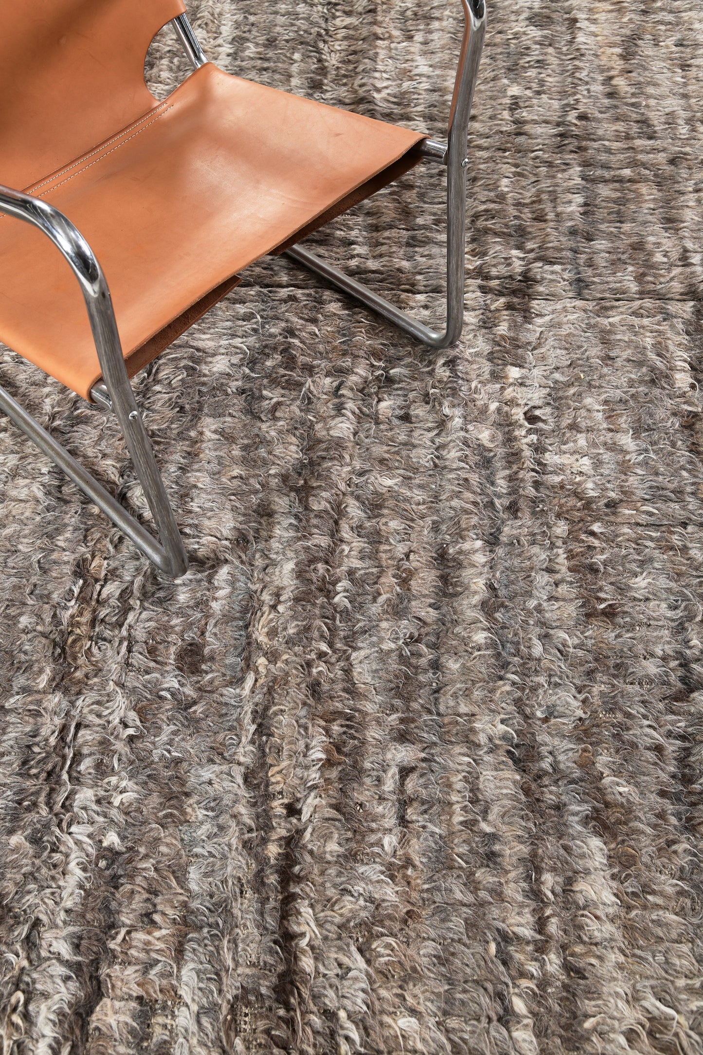 Modern Rug Image 4270 Fohn, Haute Bohemian