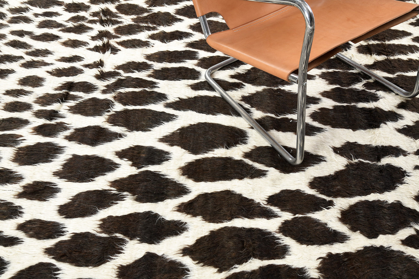 Modern Rug Image 6441 Mahrnia, Atlas Collection