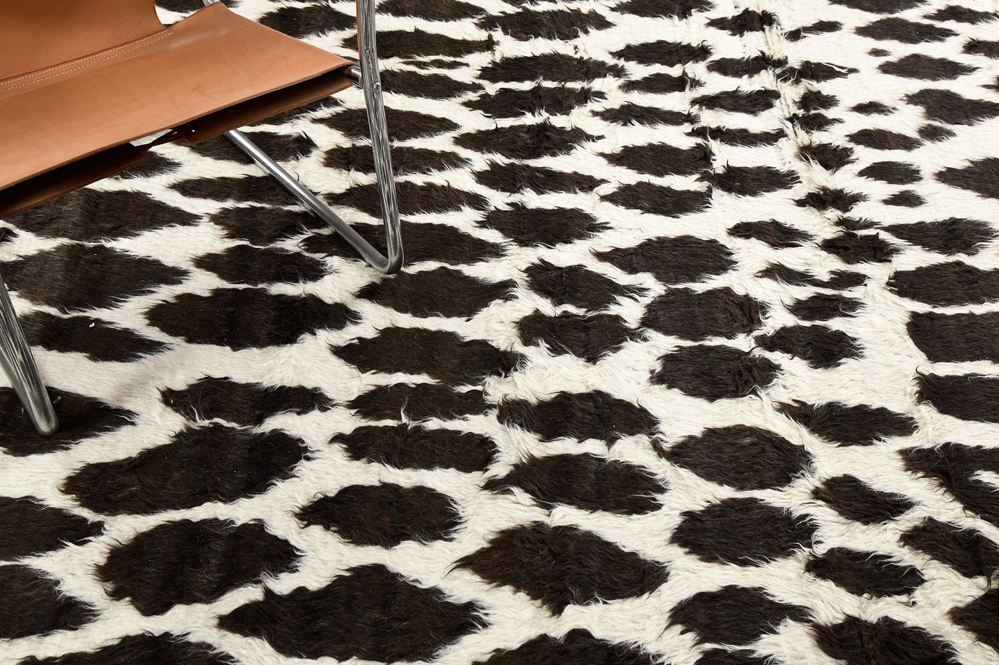 Modern Rug Image 6439 Mahrnia, Atlas Collection