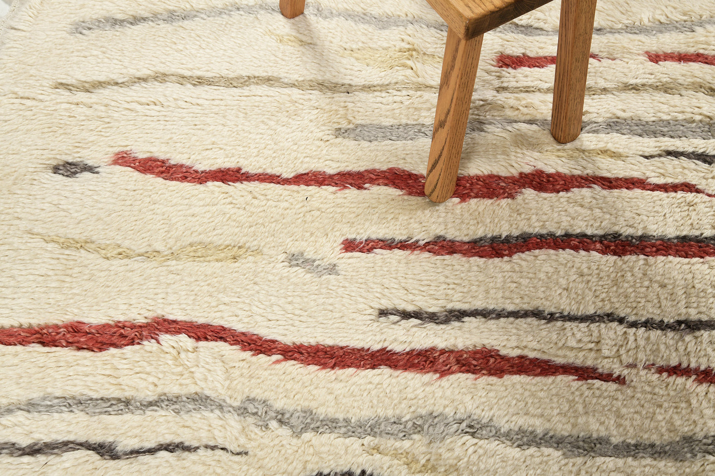 Modern Rug Image 2903 Dromedary, Atlas Collection