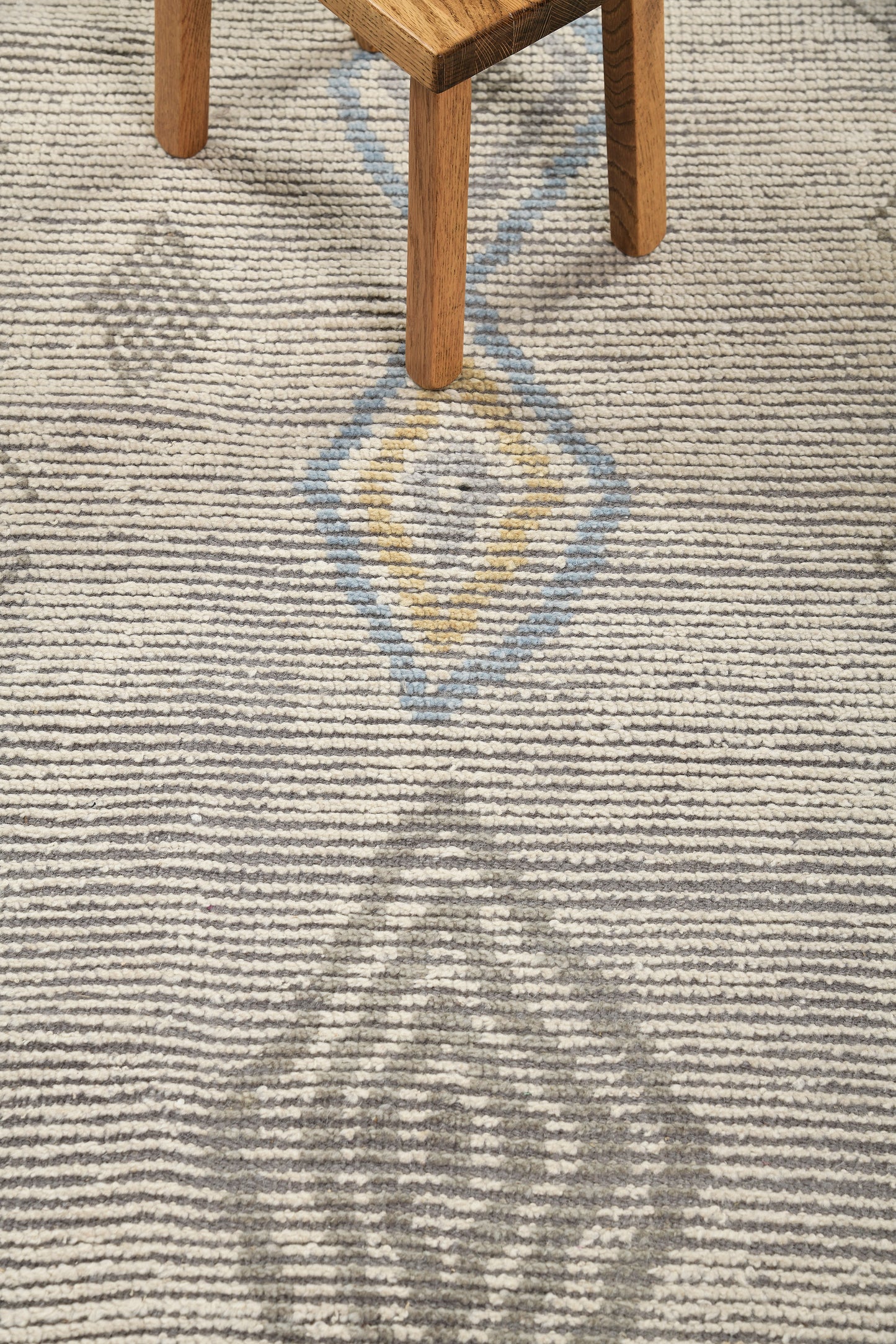 Modern Rug Image 14202 Zonda, Atlas Collection