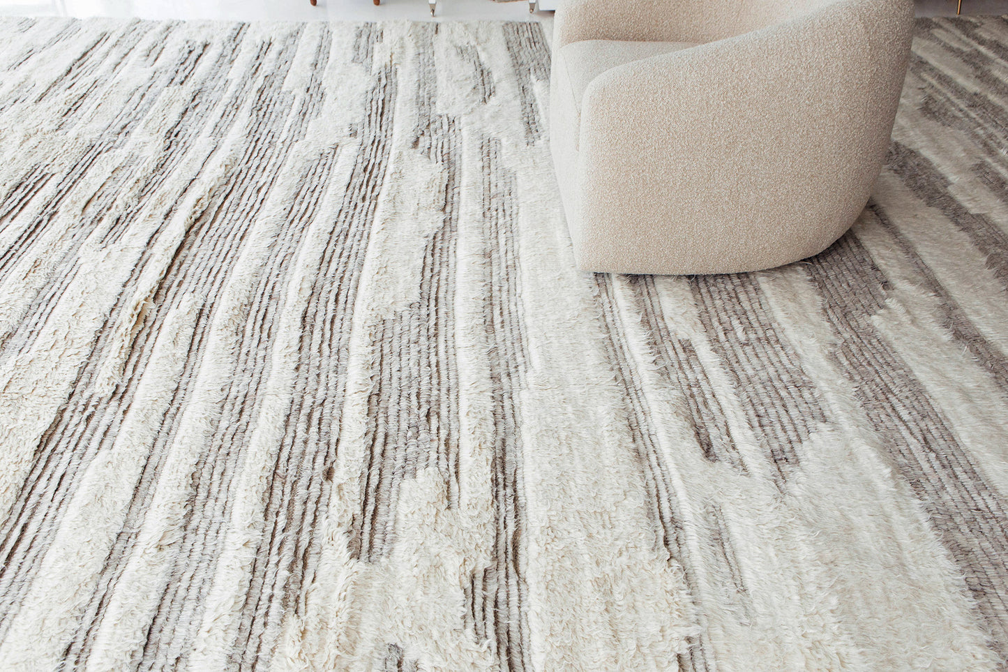 Modern Rug Image 3841 Broussard II, Atlas Collection