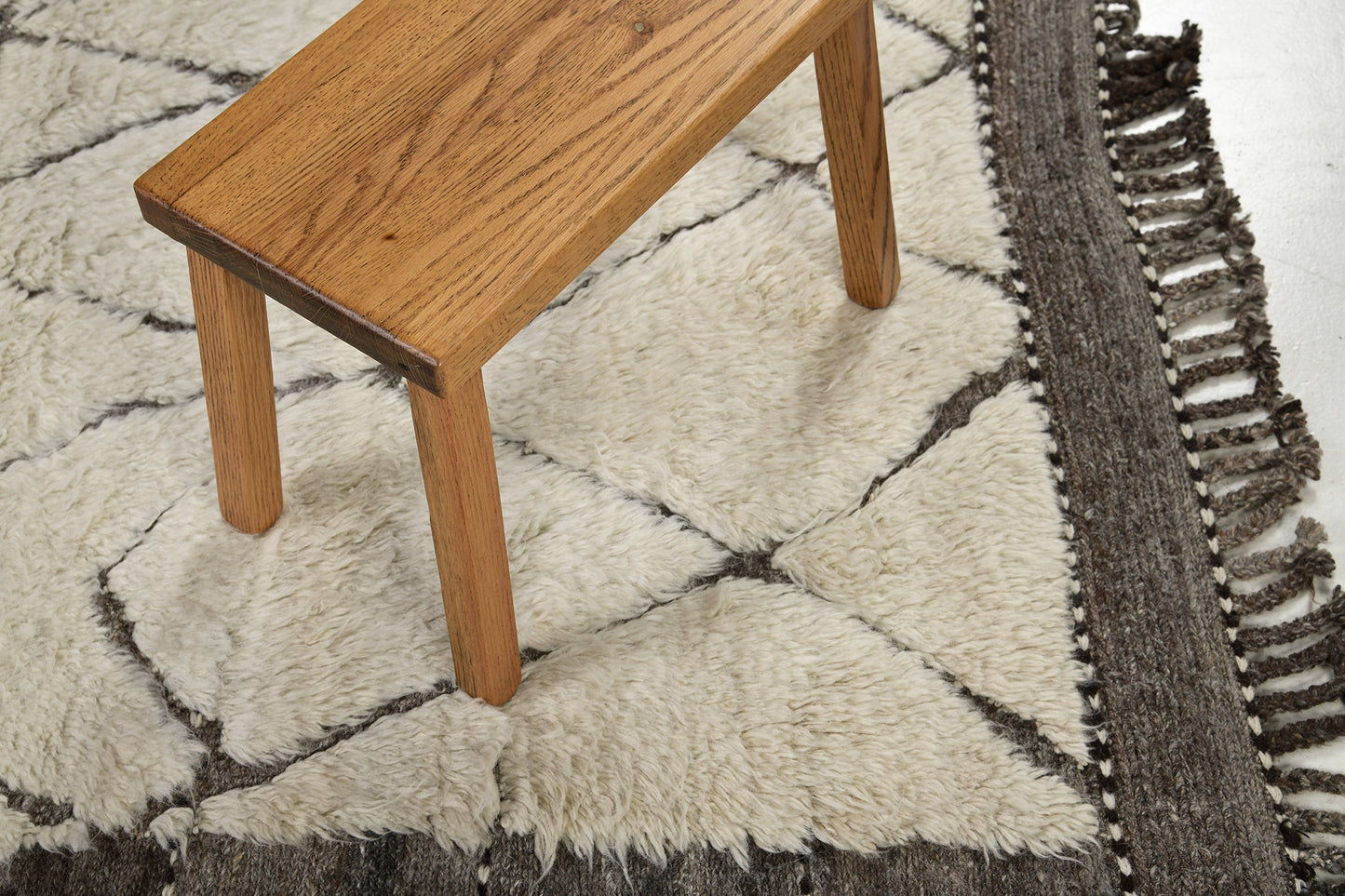Modern Rug Image 6404 Mago, Atlas Collection