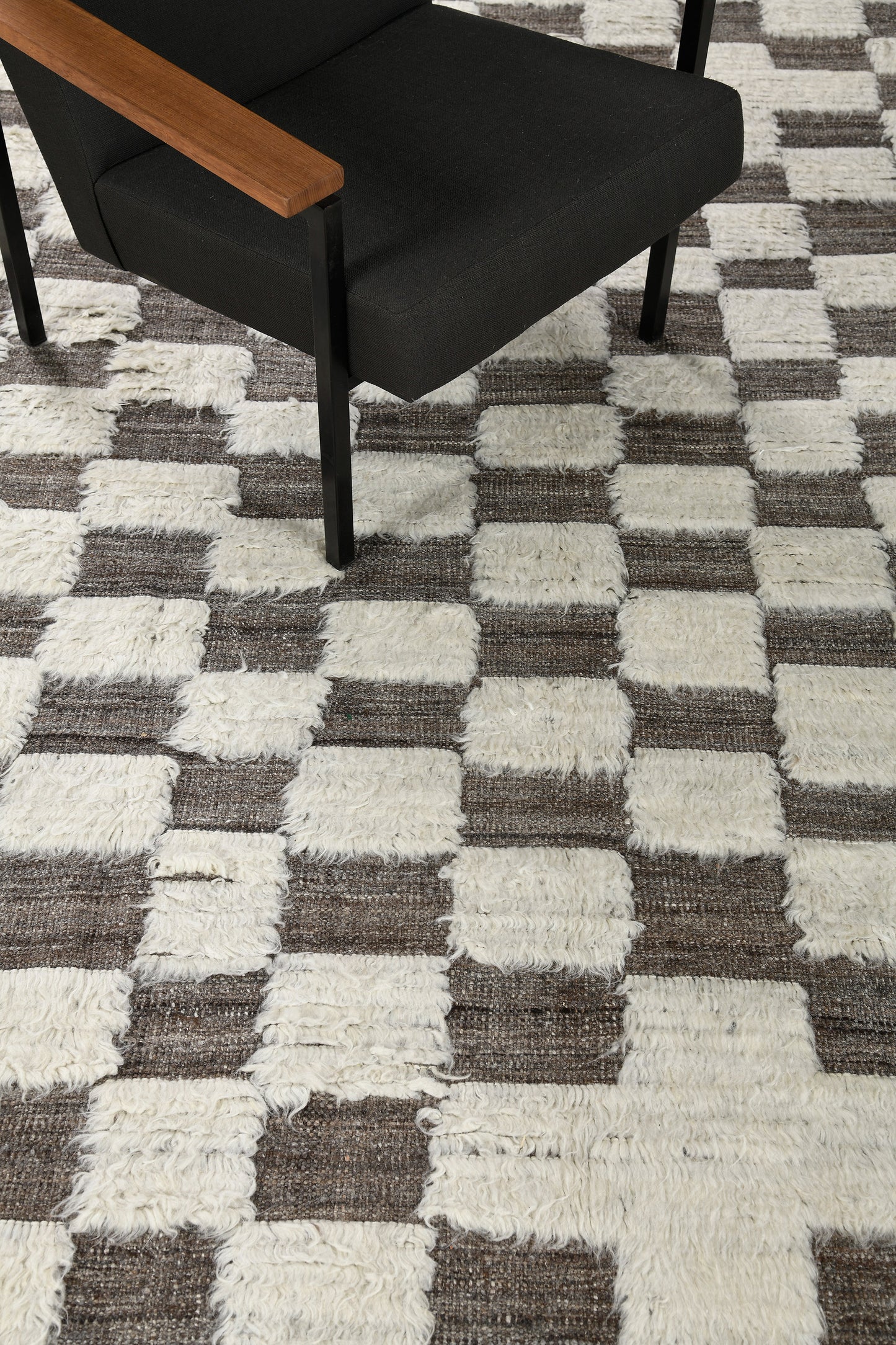 Modern Rug Image 10177 Sirocco, Haute Bohemian