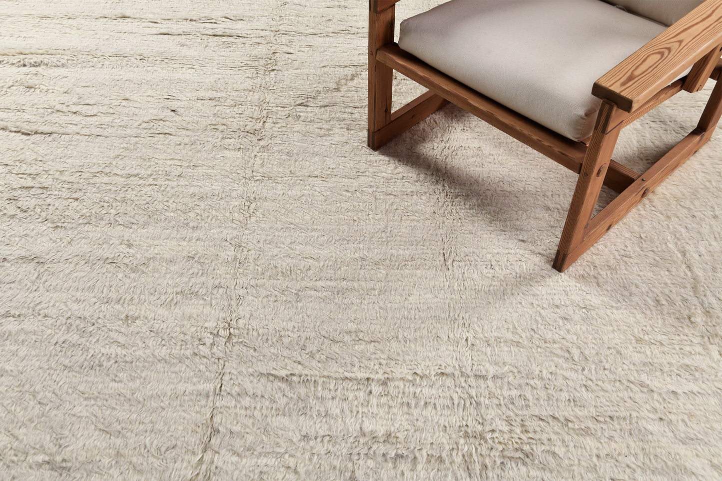 Modern Rug Image 4813 Gregale, Haute Bohemian