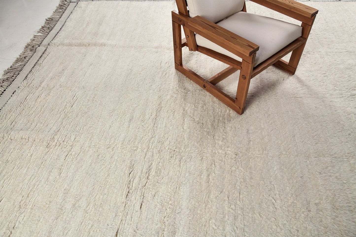 Modern Rug Image 4814 Gregale, Haute Bohemian