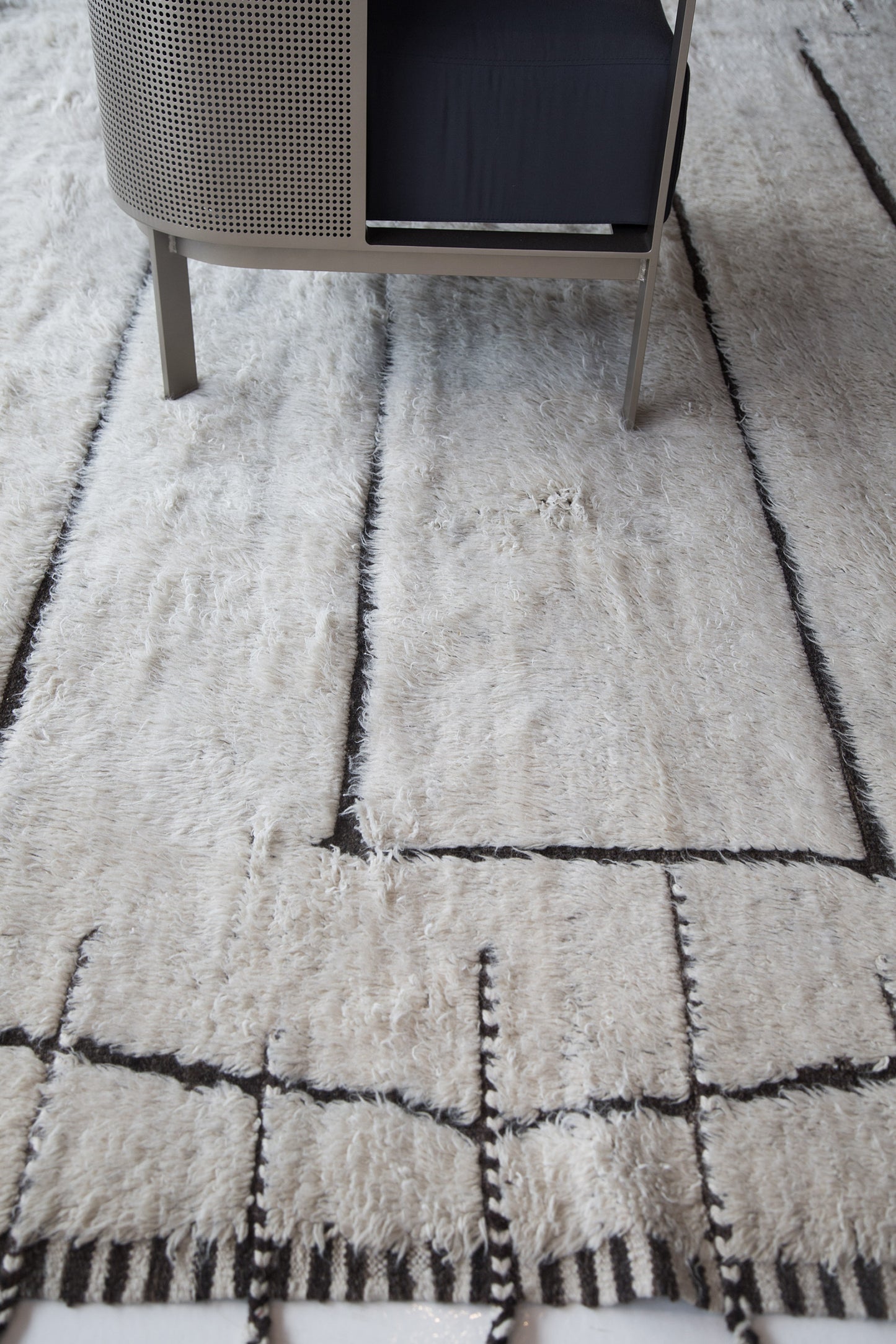 Modern Rug Image 2547 Cierzo, Haute Bohemian