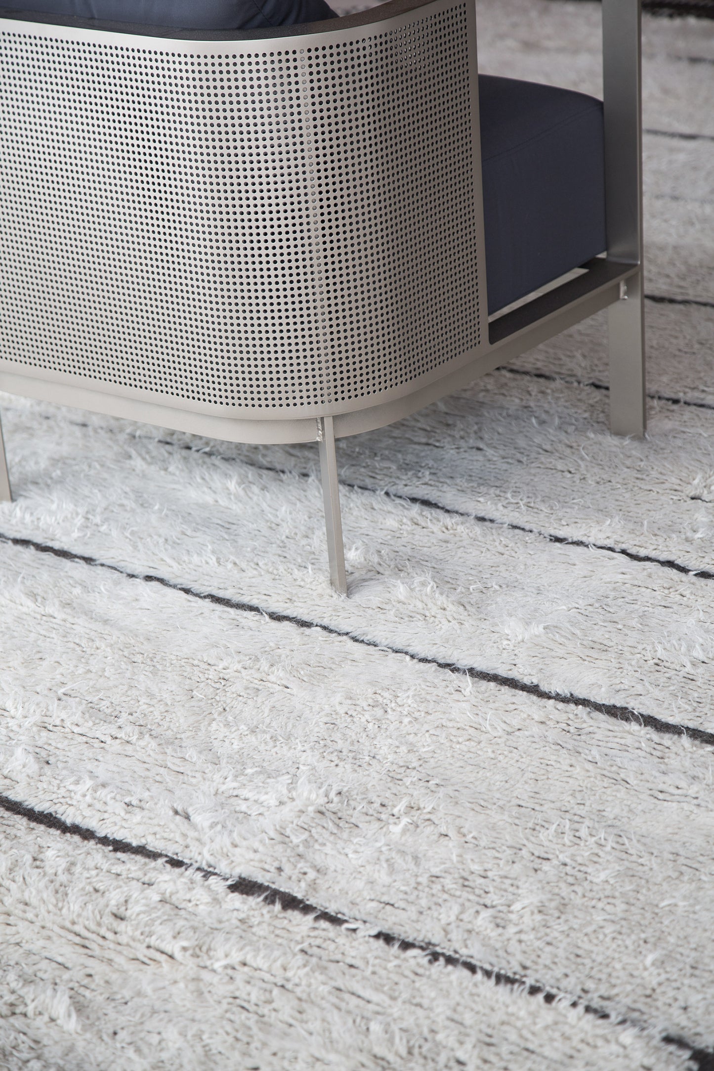 Modern Rug Image 2546 Cierzo, Haute Bohemian