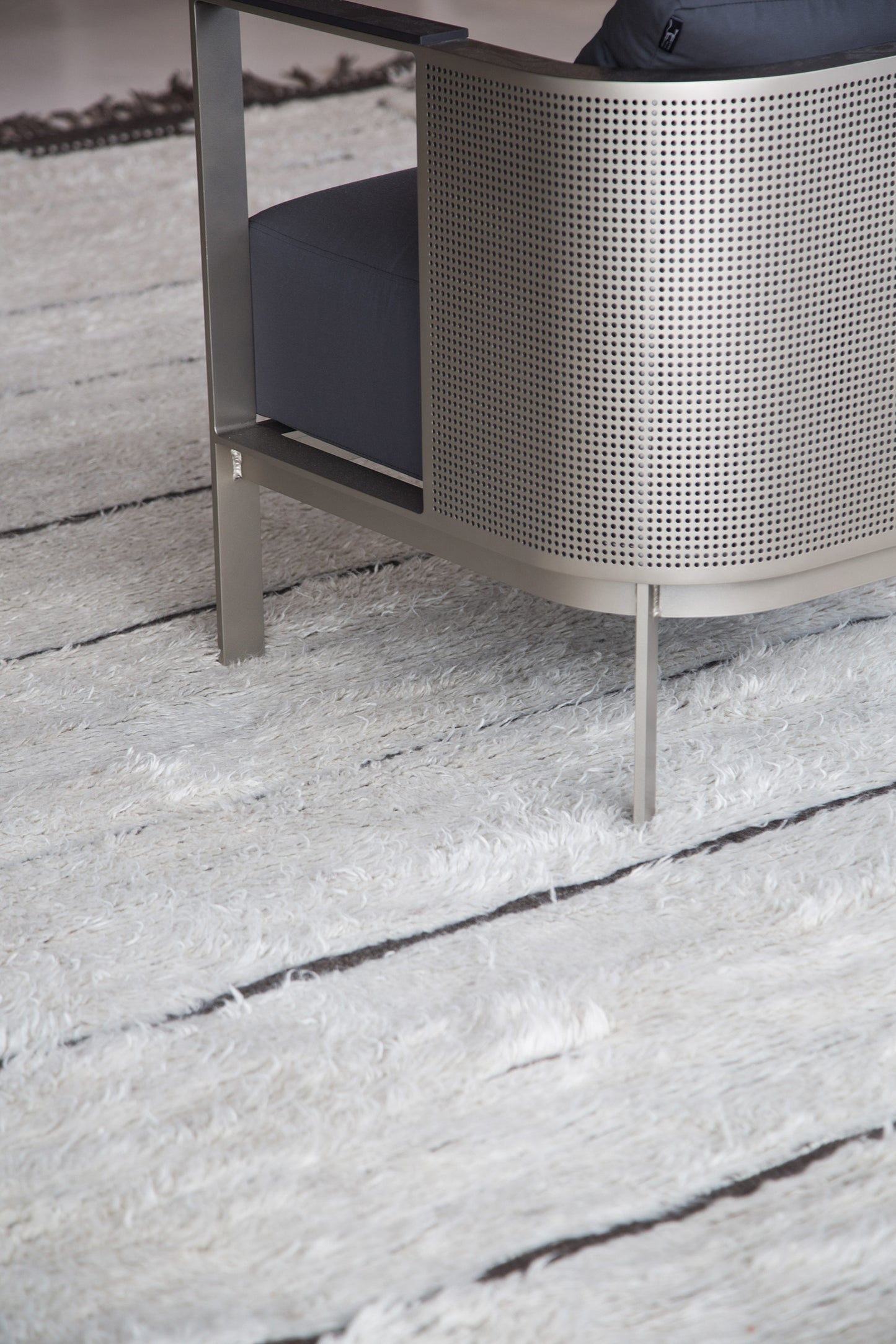 Modern Rug Image 2550 Cierzo, Haute Bohemian