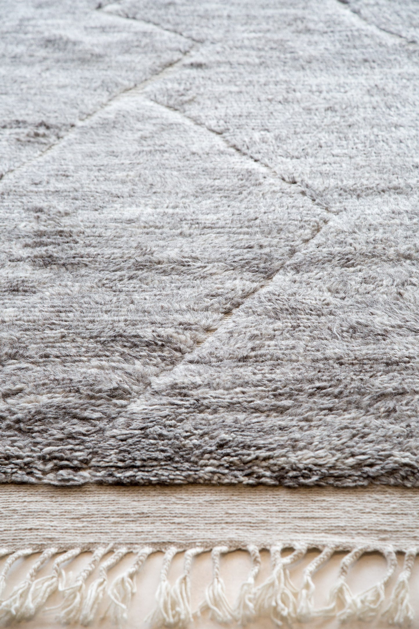 Modern Rug Image 8324 Morus, Atlas Collection