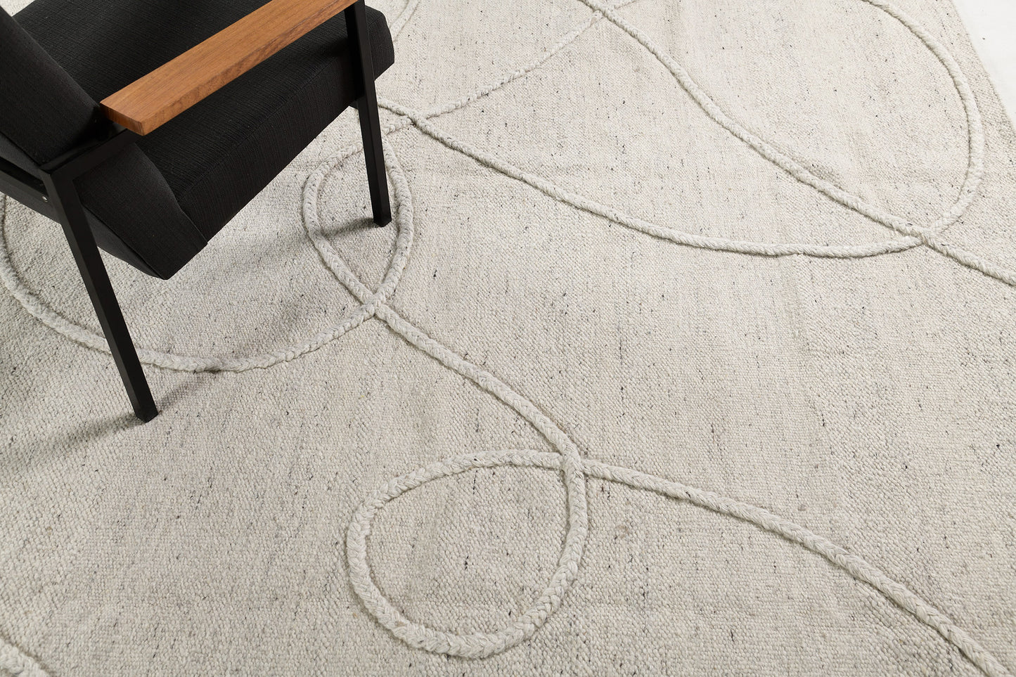 Modern Rug Image 5207 How to tie a knot by Liesel Plambeck