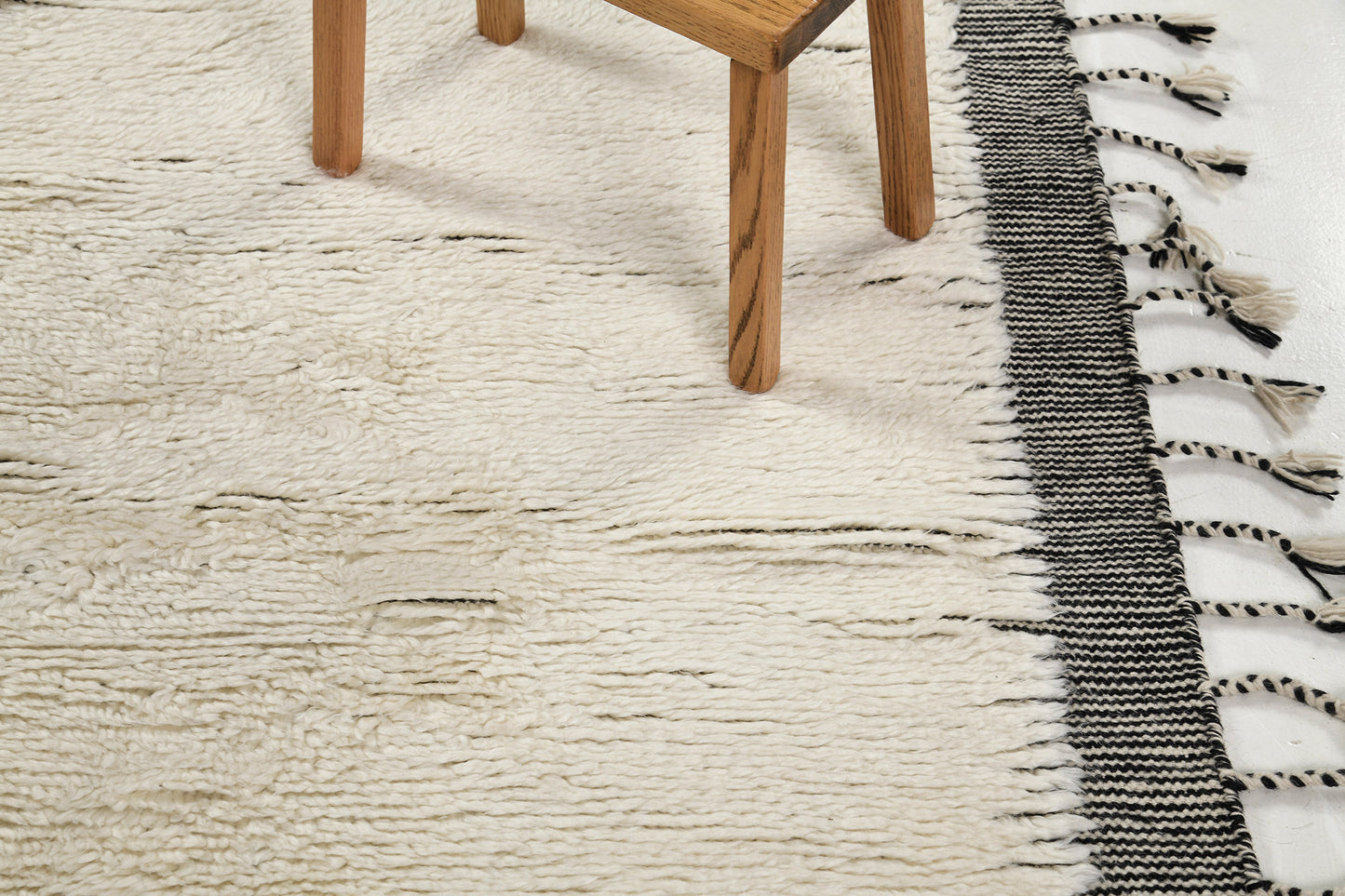 Modern Rug Image 4800 Gregale, Haute Bohemian
