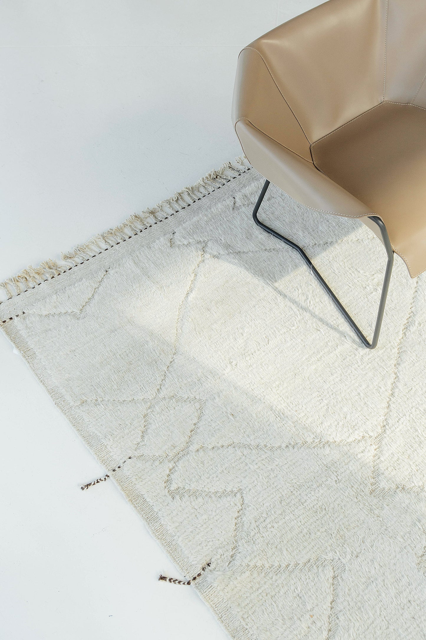 Modern Rug Image 8308 Morus, Atlas Collection