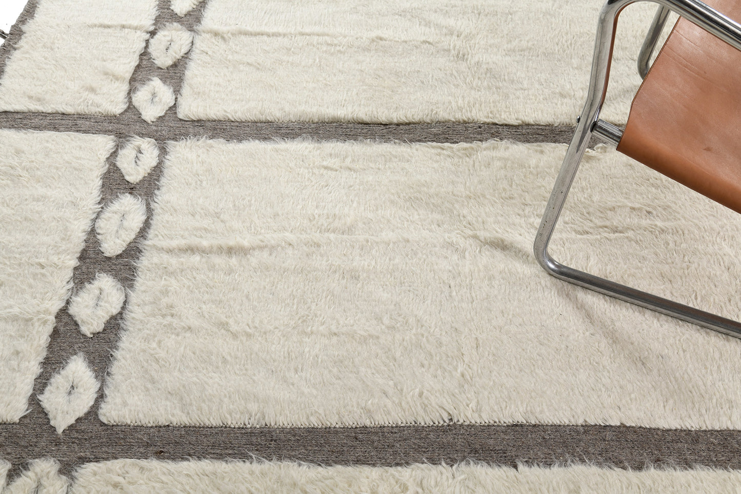 Modern Rug Image 1666 Bayamo, Haute Bohemian