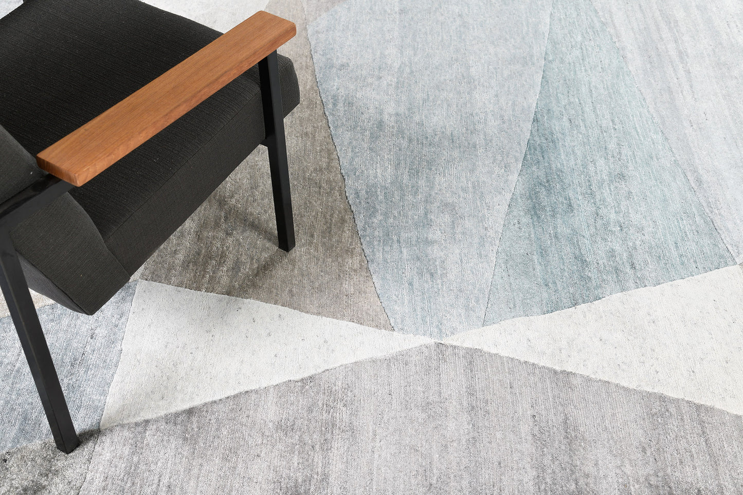 Modern Rug Image 4557 Gallia, Elan Collection