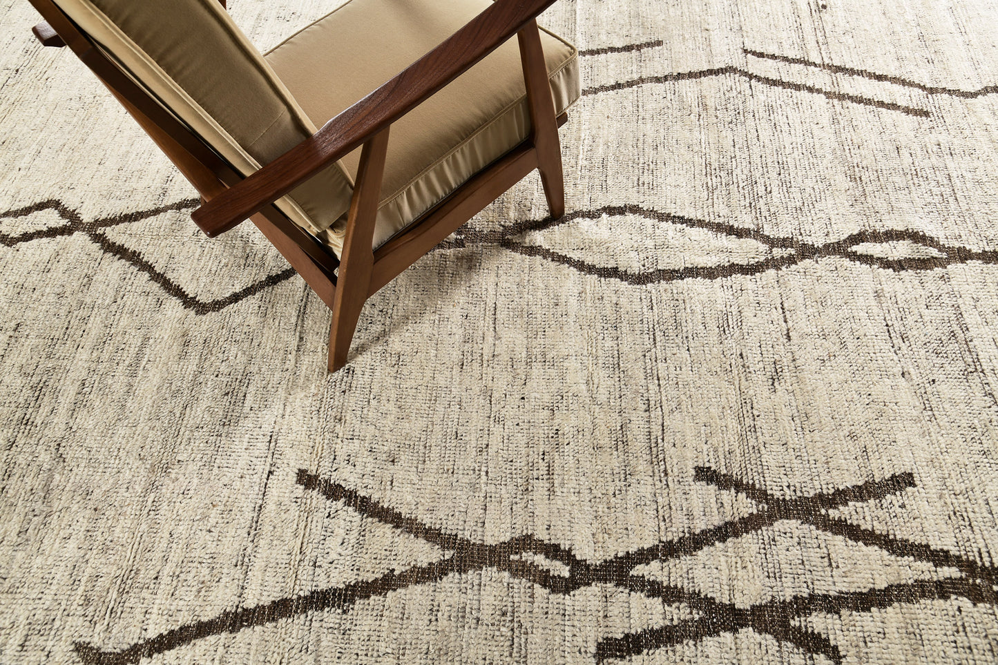 Modern Rug Image 4659 Gilavar, Haute Bohemian, Seasons