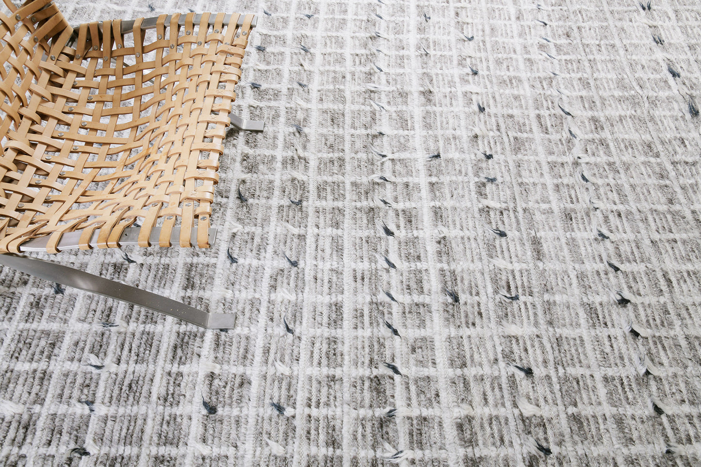 Modern Rug Image 776 Amihan, Sahara Collection 29705