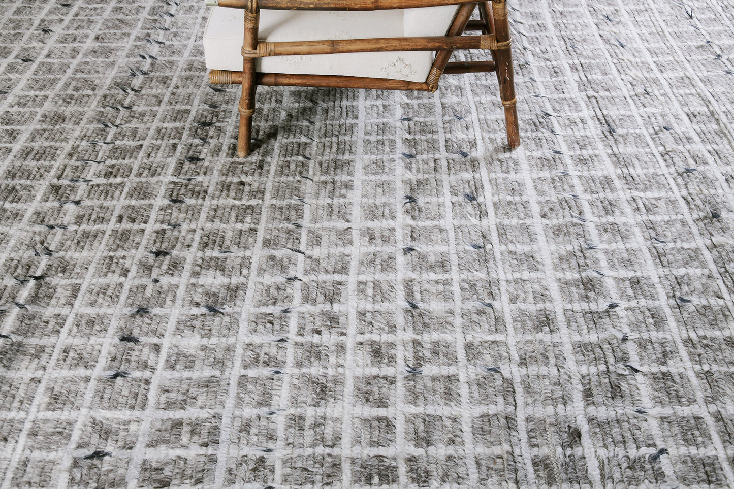 Modern Rug Image 800 Amihan, Sahara Collection 29716