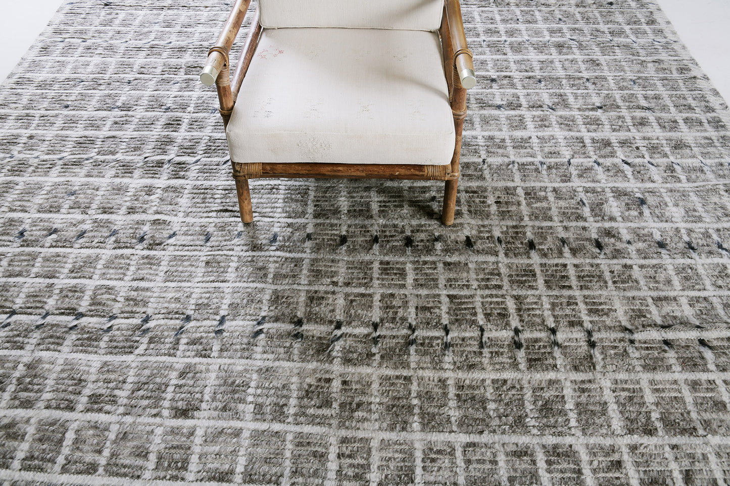 Modern Rug Image 799 Amihan, Sahara Collection 29716