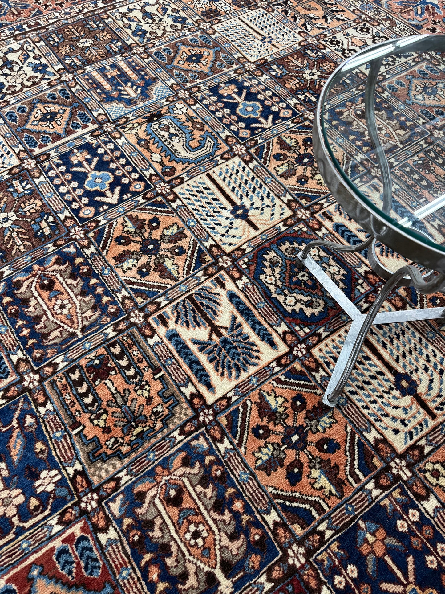 Vintage Persian Bakhtiari Rug 29761