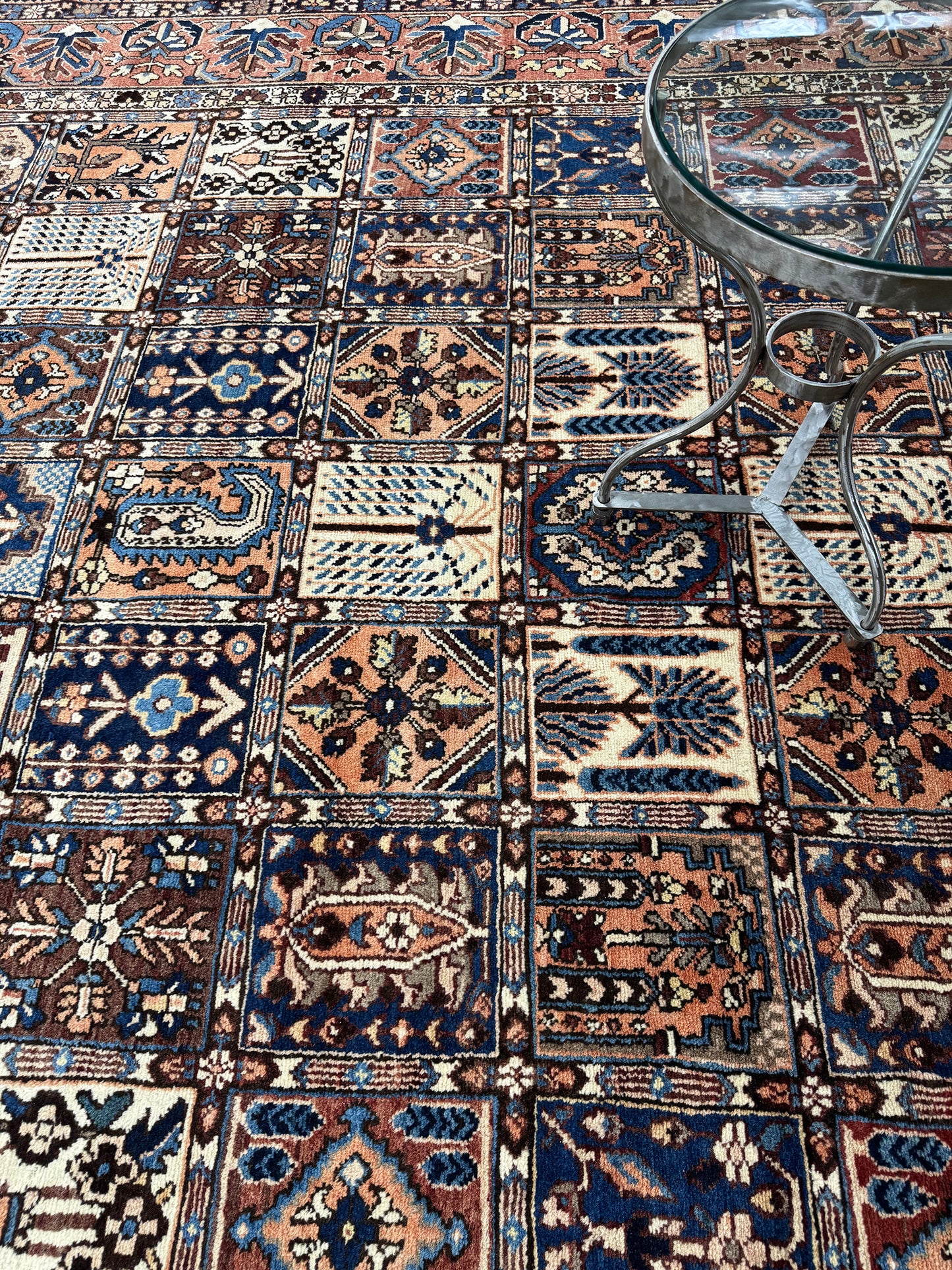 Vintage Persian Bakhtiari Rug 29761