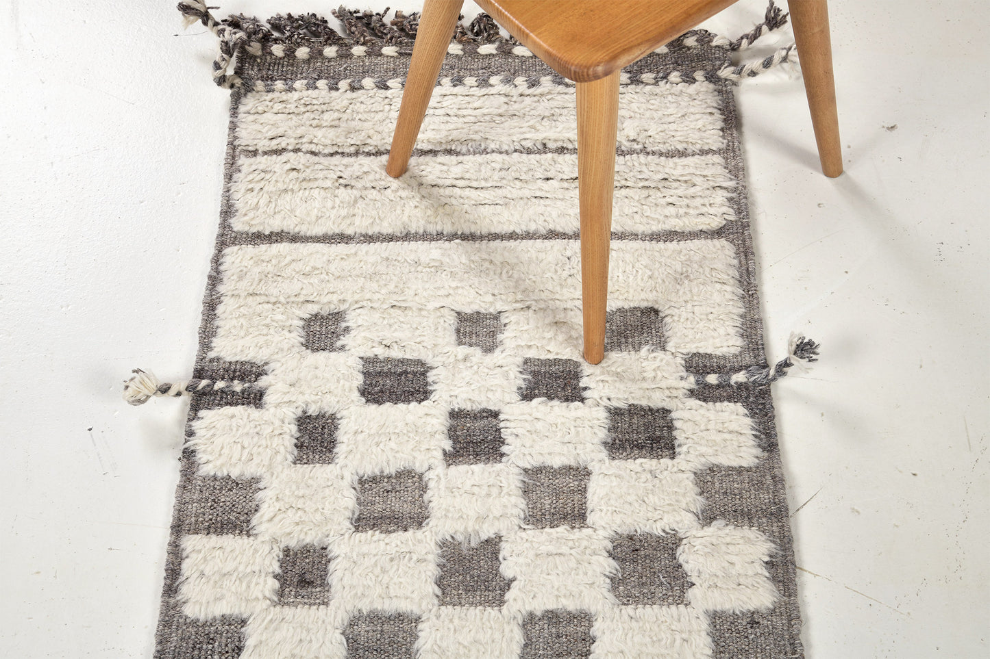 Modern Rug Image 10208 Sirocco, Haute Bohemian