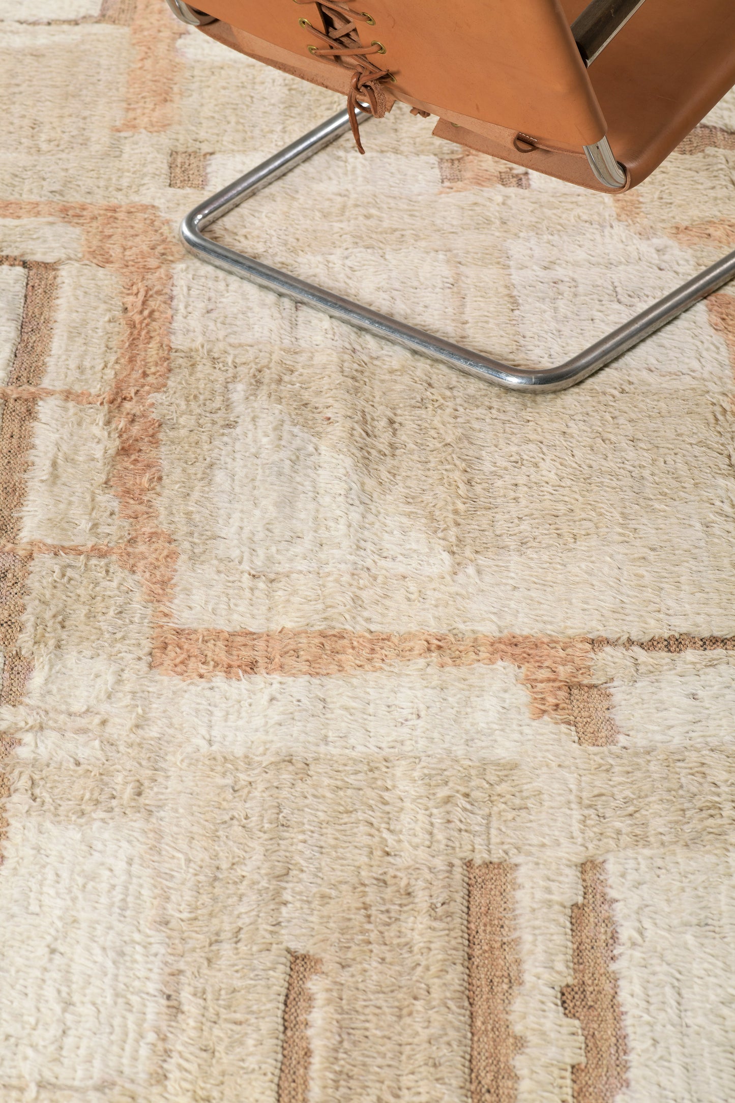 Modern Rug Image 1317 Aziza, Atlas Collection